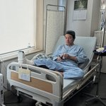 [댓글부탁해] 엄태웅, 무거운 <b>표정</b>+깁스 상태…"어쩌다 이런 일이"