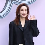 부끄러운 건 처음”…김혜윤, ‘서울대 <b>동문</b>’ 유시민 저격→글 삭제