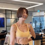 '50대' 최은경, 8각 복근 드러낸 크롭 운동 패션