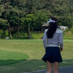 제주 바람을 걷는 순간”…한채아, 초여름 그린 위→<b>청량</b>한 여유