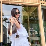 박준금, 루이뷔통 가방에 핑크 크록스…'<b>중년</b> 제니'의 과감함 [N샷]