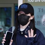 고윤정, 마스크 뚫고 나오는 미모…‘언슬전’ <b>포상</b>휴가 출국