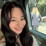 ‘김우빈’ 신민아, 러블리 페이스 종결자..귀여운 보조개 <b>미소</b>