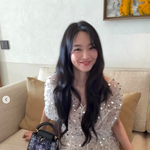 ‘김우빈’ 신민아, 말도 안되게 예쁘네..’러블리 미모’ <b>폭발</b>