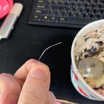 베스킨라빈스에서 <b>이물질</b> 나왔는데요