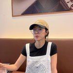 “6월의 시작, 다짐을 담다”…박한별, 가벼운 <b>미소</b>→초여름 카페...