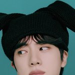 <b>진</b> 눈 엄청 크다