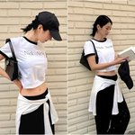 [어케생각해] 서예지, 한 손에 잡힐듯한 가는 개미허리