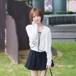 웬디, ‘청순 애햄 포즈’ (웬디의 영스트리트 출근길) [<b>HD</b>포토]