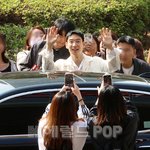 [포토]이제훈, ‘아침<b>마당</b>’ 마치고 퇴근합니다~