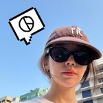 [댓글부탁해] 윤은혜, <b>무채색</b> 의상→손가락 모자이크…'정치색 논란'...