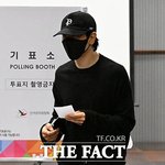 박효신 '올블랙 투표 패션' [<b>TF</b>사진관]