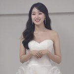 “올해도 감사하게”…<b>주시</b>은, 드레스 자태로 →여름밤 설렘 전율