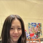 얼굴 어디가 달라졌나 했더니..<b>눈썹</b> 색 바꿨나? 더 어려진 근황