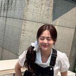 “눈부셔”…오마이걸 효정, 강렬한 여름 햇살→미소로 완성한 <b>나른</b>함