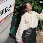 "검열의 시대" 안소희, '빨간' <b>장미</b> 논란되자 '파란' 바다로...