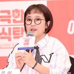 함소원, 필사의 '논란 피하기'..<b>투표소</b> 앞 손가락 보니