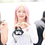 [현장포토] "햇살보다 눈부셔"…<b>수민</b>, 러블리 핫핑크