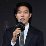 류준열, 송혜교와 한솥밥 먹을까..<b>UAA</b> 만났다 "긍정 검토 중"...