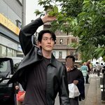 김우빈, '신민아'와 여행 가면 이런 느낌?…<b>열대</b> 과일 다 따줄...