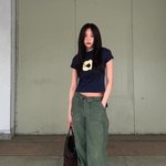 거리의 쿨함을 입다”…금새록, <b>무심</b>한 시선→자연스러운 세련미