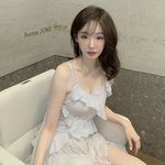 돼비치라더니, 강민경 <b>앙상</b>한 팔뚝 실화? 민소매 자태도 美쳤네