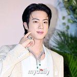 <b>BTS</b> 진, 한남동 고급주택 '175억' 현금 매입…한남더힐만 3채...