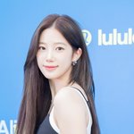 [현장포토] "돌아보면, 초<b>미녀</b>"...카즈하, 청순력 폭발