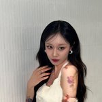 '황재균 이혼' 지연, 파격 <b>장미</b> 전신타투…파경 7개월 만에 흑화