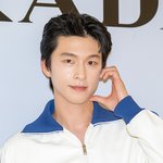 [드루와] [현장포토] "잘생김 묻었어"…홍경, 꽃미남 비주얼