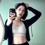 “다이어트 성공했나” 율희, 11자 복근 공개… ‘두 가지’ 운동으로...