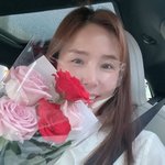 쌍꺼풀 <b>재수술</b> 신지, 지상렬에 꽃 받았나? 눈 자리 잡으니 더 예뻐