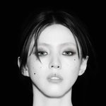 한소희, 퇴폐美 끝판왕···흑백 사진 속 강렬 눈빛에 압도[SNS는...