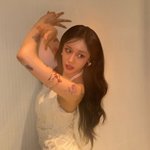 티아라 지연, 폭주하는 돌싱 근황…<b>온몸</b>이 꽃 문신 [DA]