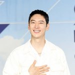 [포토]이제훈, 뜨거운 체감인기..‘<b>감동</b>의 순간’