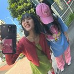  이혼 후 근황 전해졌다…日서 포착된 <b>미소</b> "하하호호 여행"