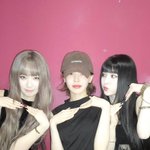 레드벨벳 웬디, 아이린X슬기와 '찰칵'…5월 순간 담은 셀카까지...