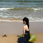 라인이 예술...에스파 닝닝, 中 해변서 인어공주 변신