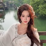 '81억 신혼집' 클라라, 중국서 활동하더니..고전 미인 비주얼