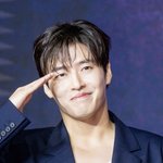 [현장포토] "여심에 <b>충성</b>!"...강하늘, 여유만점 거수경례