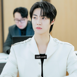 진짜 ㅈㄹ 바르게 잘생겻네 ㅋㅋ
