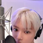 [딱선플만] (얼굴황제)이태용 <b>은발</b> 사진 떳음(입대전)