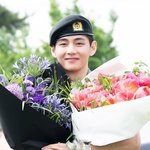 [현장포토] "이순간 기다렸어"…뷔, <b>찬란</b>한 뷔주얼