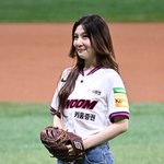 레드벨벳 크러쉬 조이, ‘어떻게 던질까요?’ [포토엔<b>HD</b>]