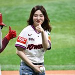 크러쉬 조이, 턱돌이에게 인증받은 ‘완벽한 시구’ [포토엔<b>HD</b>]