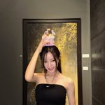 효민, '국내 2벌 드레스' 입더니…해외 생일파티까지 남달라 [해시태그]