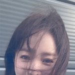 최정훈 한지민, 눈에 <b>이슬</b> 담겼나…바람 하나로 '애틋한 여친 재질'...