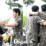 [현장포토] "우리 서로 축하해"…<b>RM</b>·뷔, 감격의 포옹