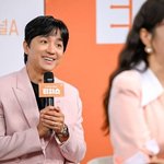 수능 예상이 아니라 수능 예습? ‘스타강사’ 조정식 문항 거래 논란