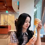 지수 <b>고디바</b> 콜라보 인증샷 ㄷㄷ